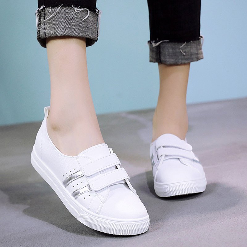 Breathable white shoes women's 2021 spring and summer new flat nurse casual shoes female students flat bottom shoes